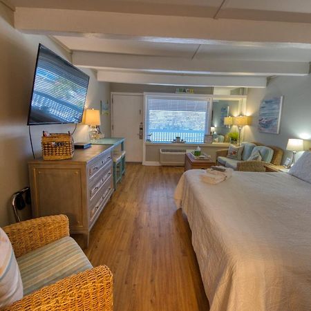 Waterway View Studio 2 W/ Pool, 1 Mile To Wrightsville Beach Wilmington Bagian luar foto