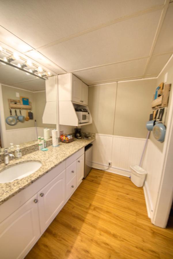 Waterway View Studio 2 W/ Pool, 1 Mile To Wrightsville Beach Wilmington Bagian luar foto