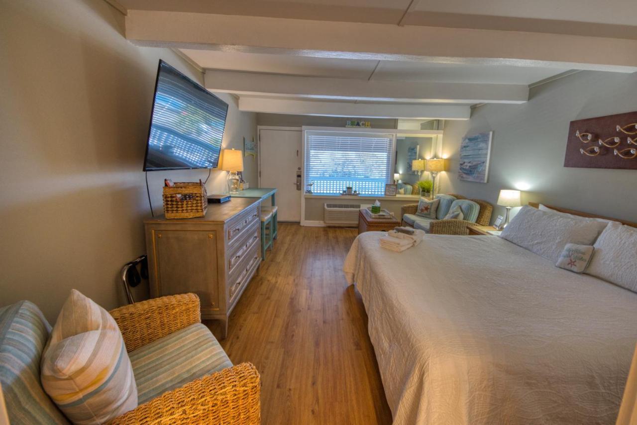 Waterway View Studio 2 W/ Pool, 1 Mile To Wrightsville Beach Wilmington Bagian luar foto