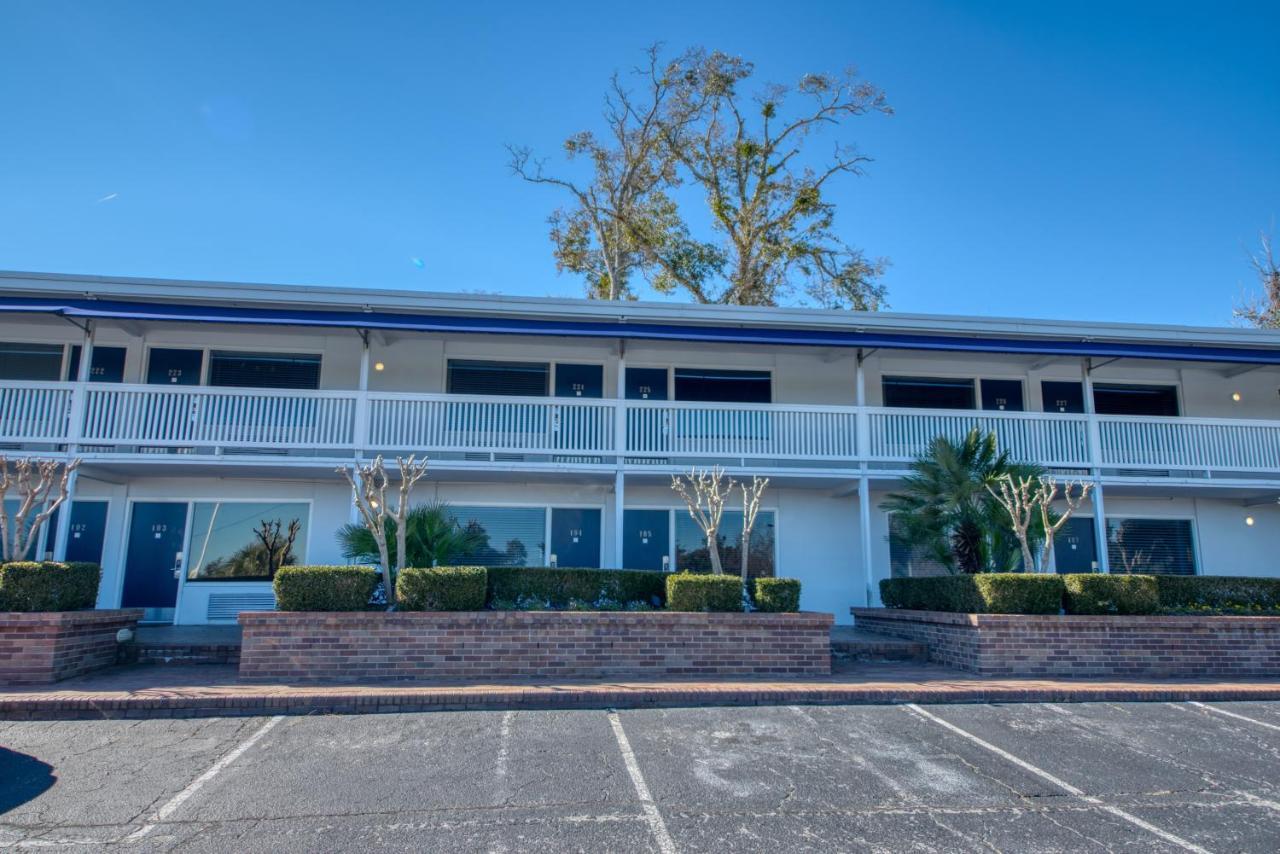 Waterway View Studio 2 W/ Pool, 1 Mile To Wrightsville Beach Wilmington Bagian luar foto